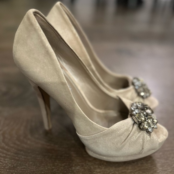 ALDO high heel peep toe pump. - Picture 7 of 13